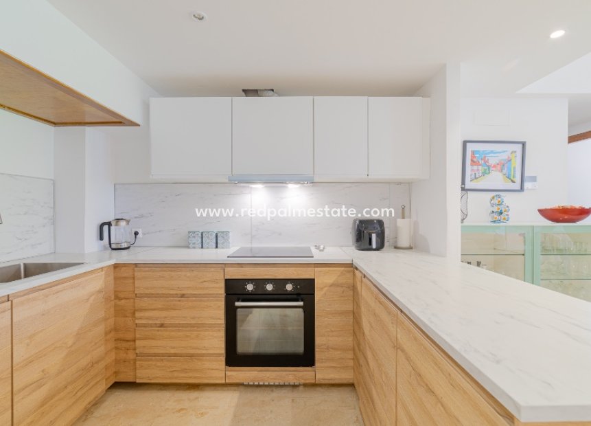 Resale - Apartment -
Torrevieja - Punta prima