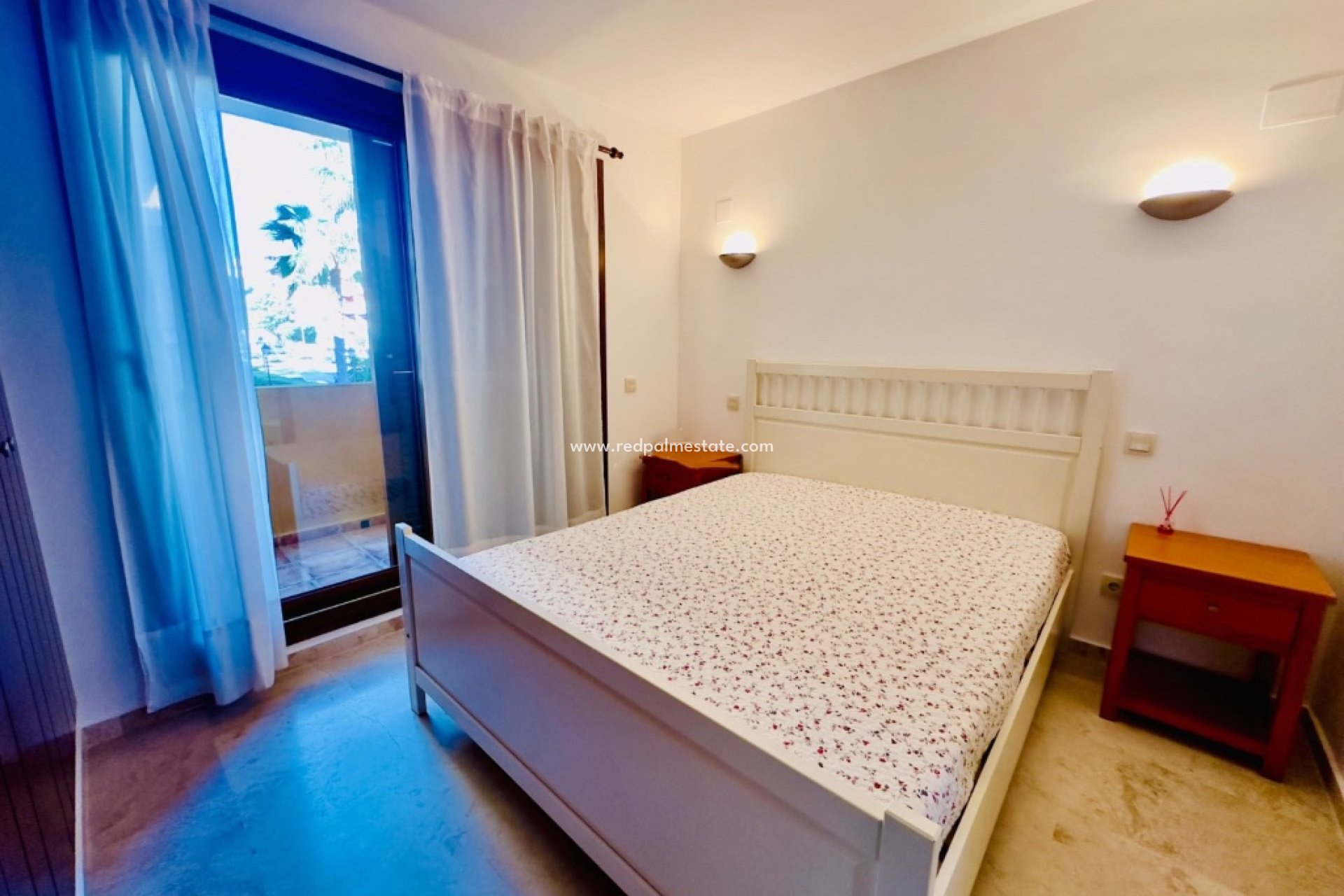 Resale - Apartment -
Torrevieja - Punta prima