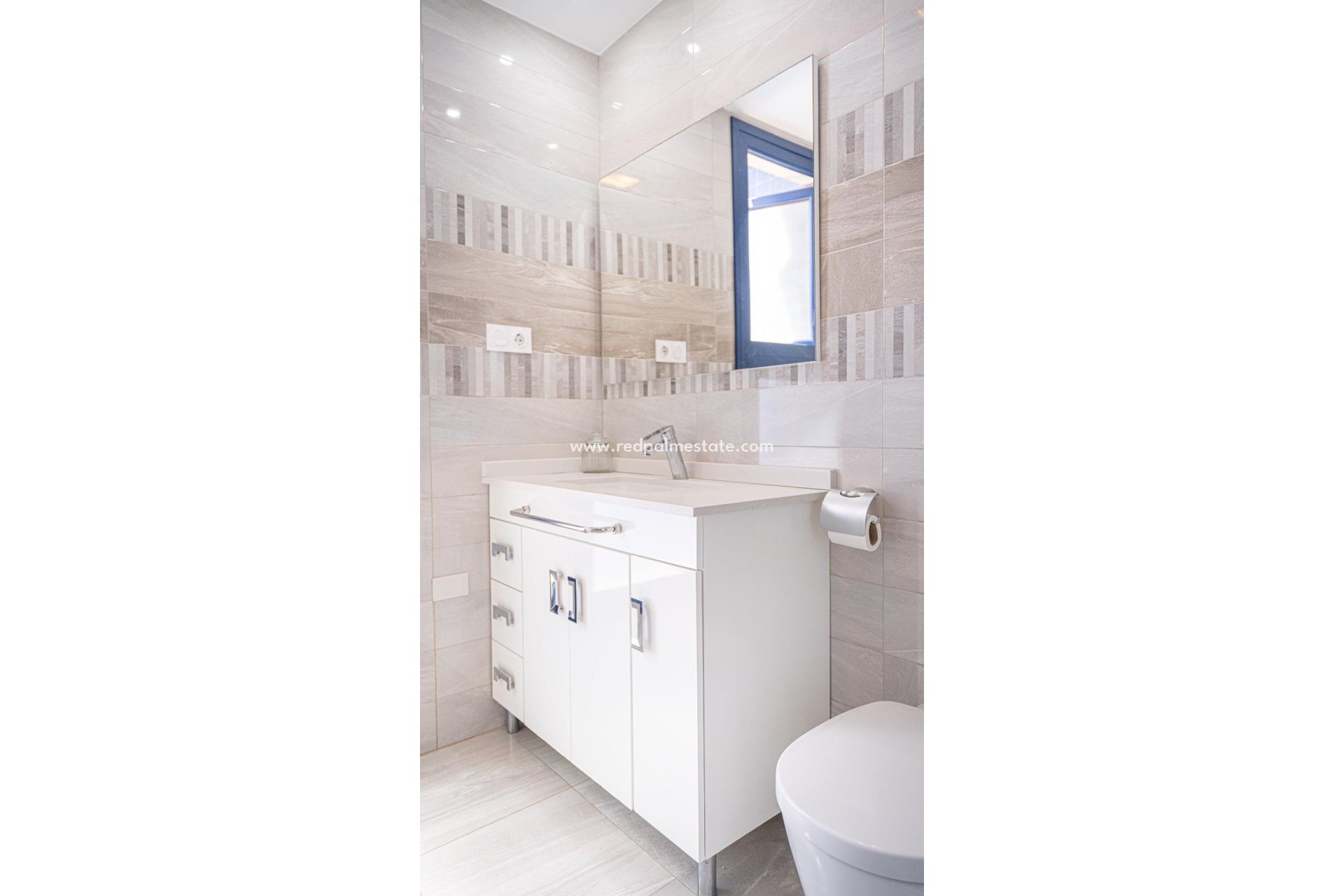 Resale - Apartment -
Torrevieja - Punta prima