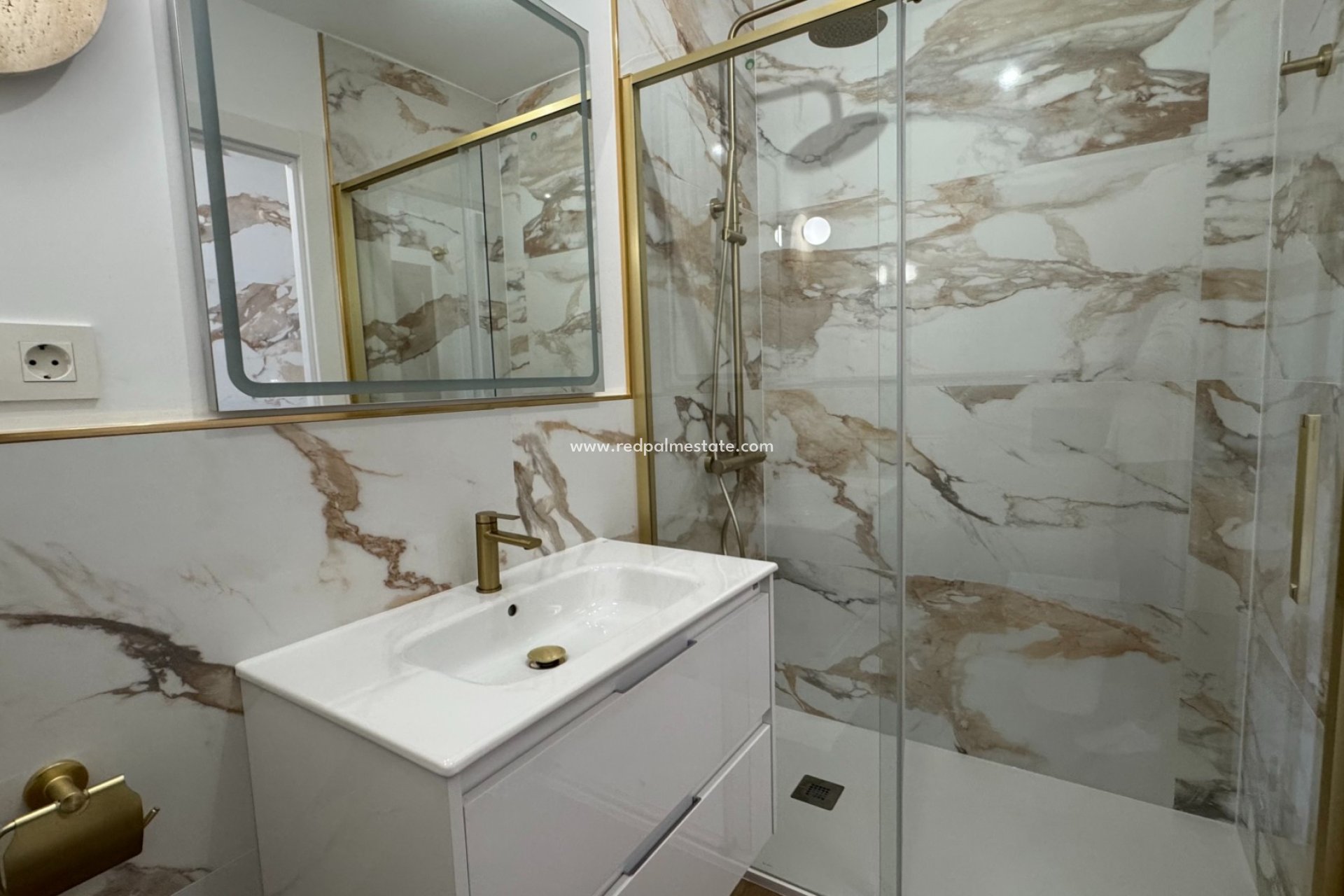 Resale - Apartment -
Torrevieja - Punta prima