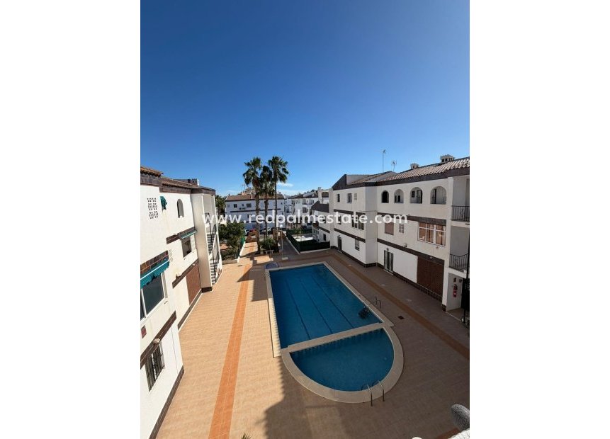 Resale - Apartment -
Torrevieja - Punta prima