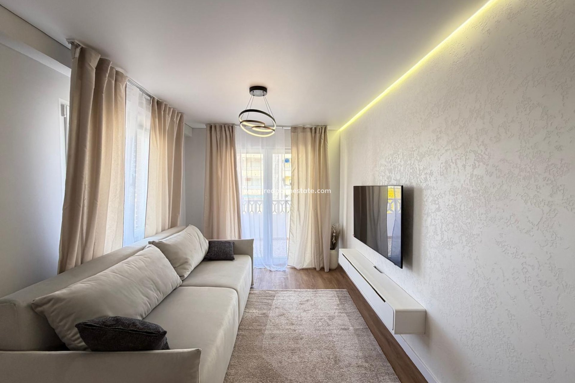 Resale - Apartment -
Torrevieja - Punta prima