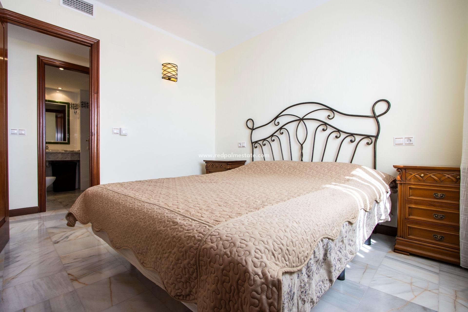 Resale - Apartment -
Torrevieja - Rosaleda-los frutales
