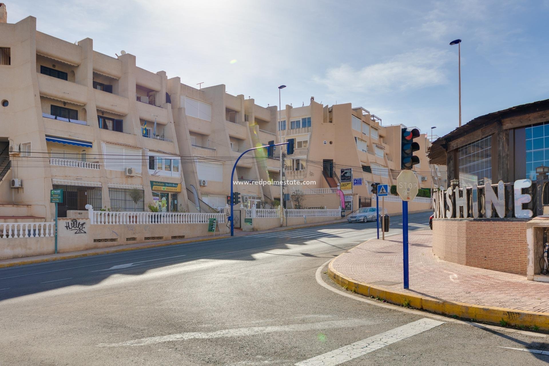 Resale - Apartment -
Torrevieja - Torre la mata