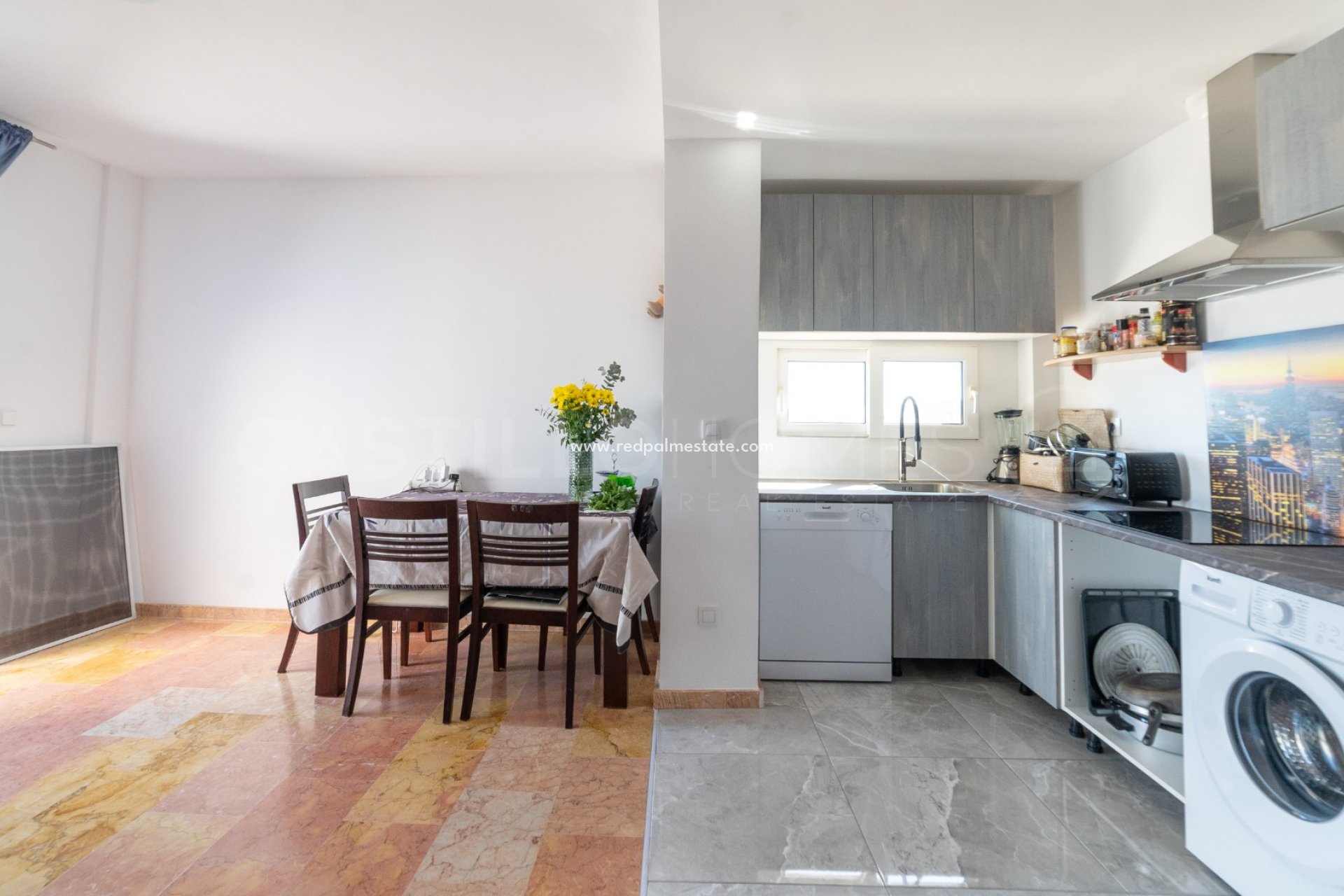 Resale - Apartment -
Torrevieja - Torrelamata