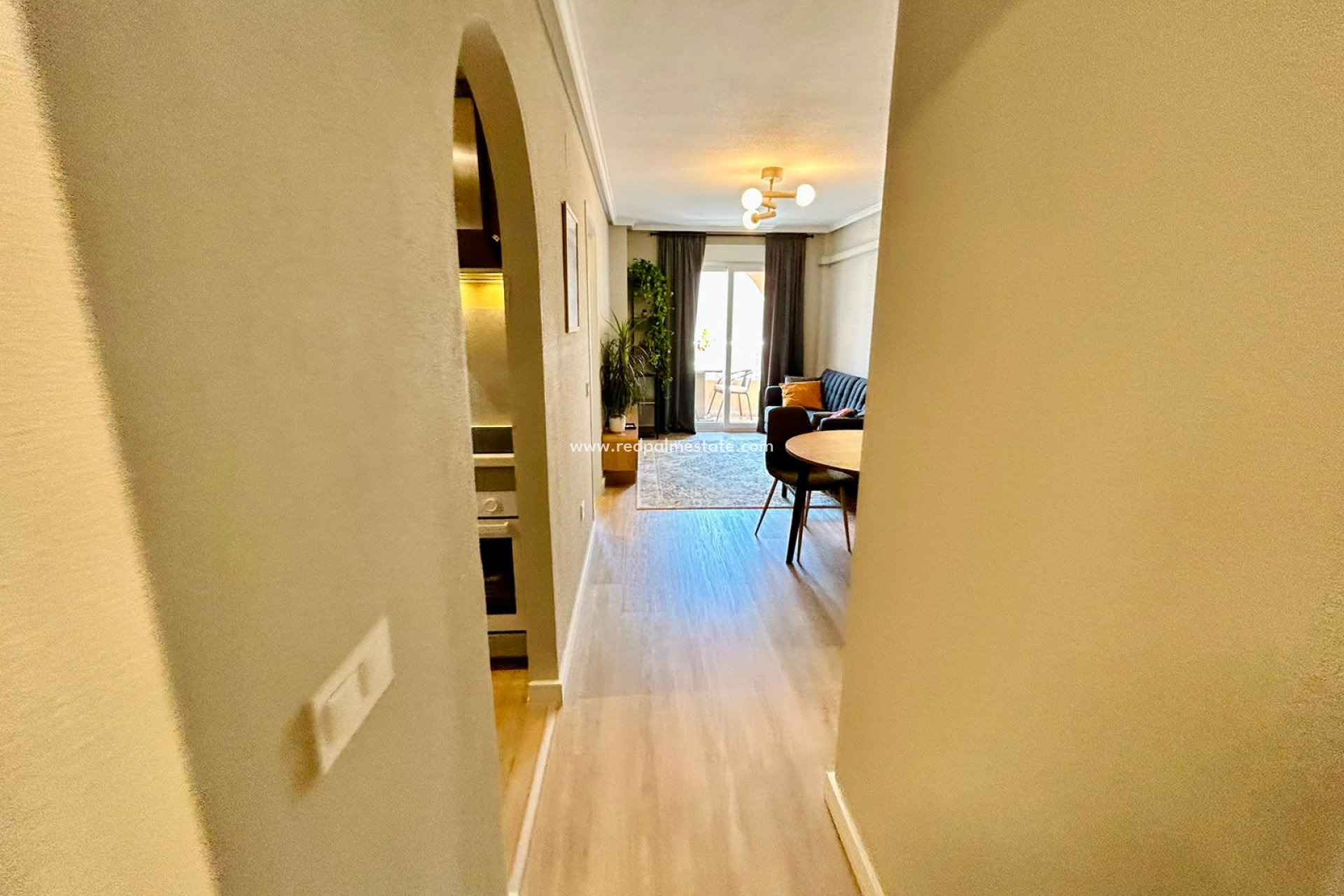 Resale - Apartment -
Torrevieja - Torrevieja Centro
