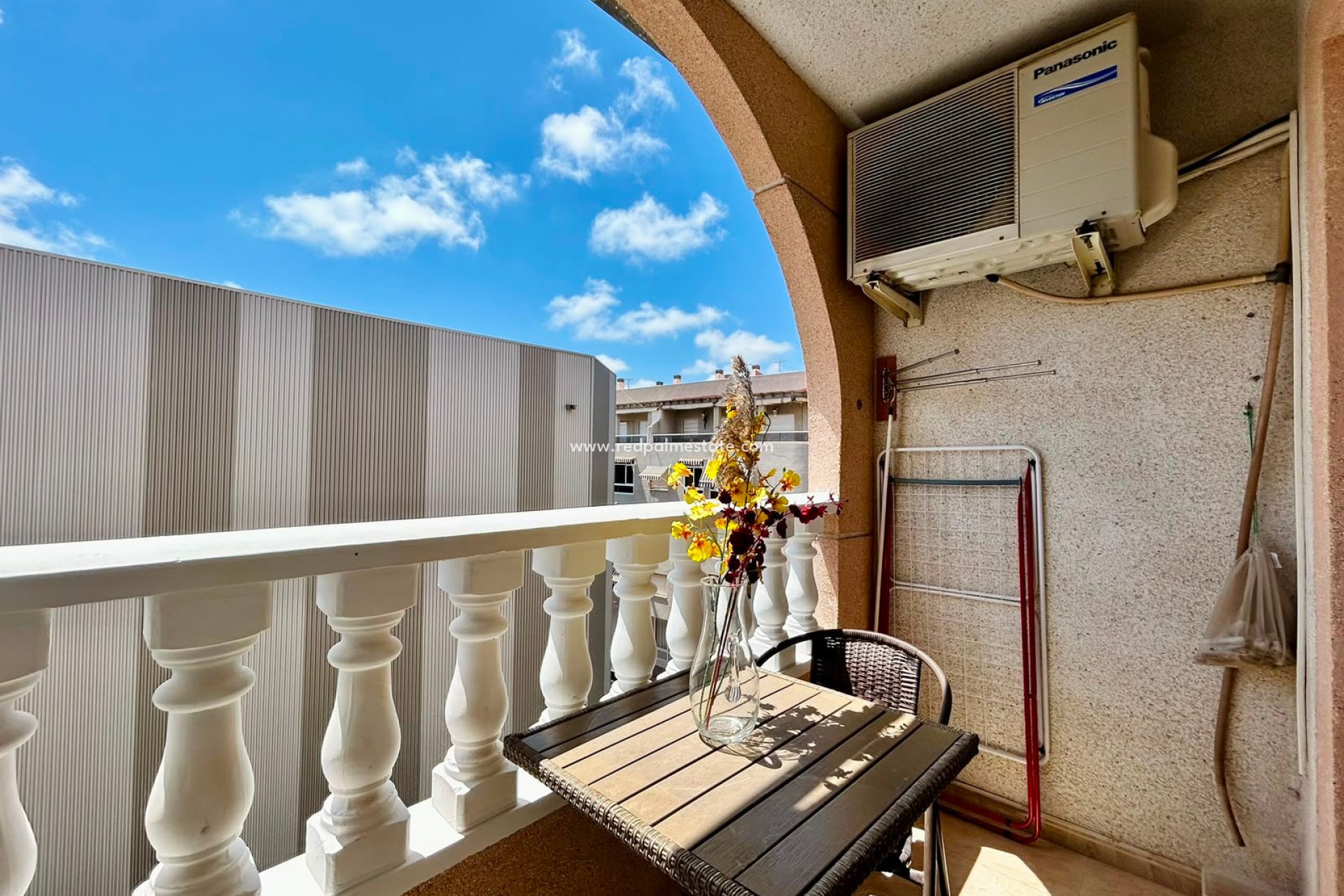 Resale - Apartment -
Torrevieja - Torrevieja Centro
