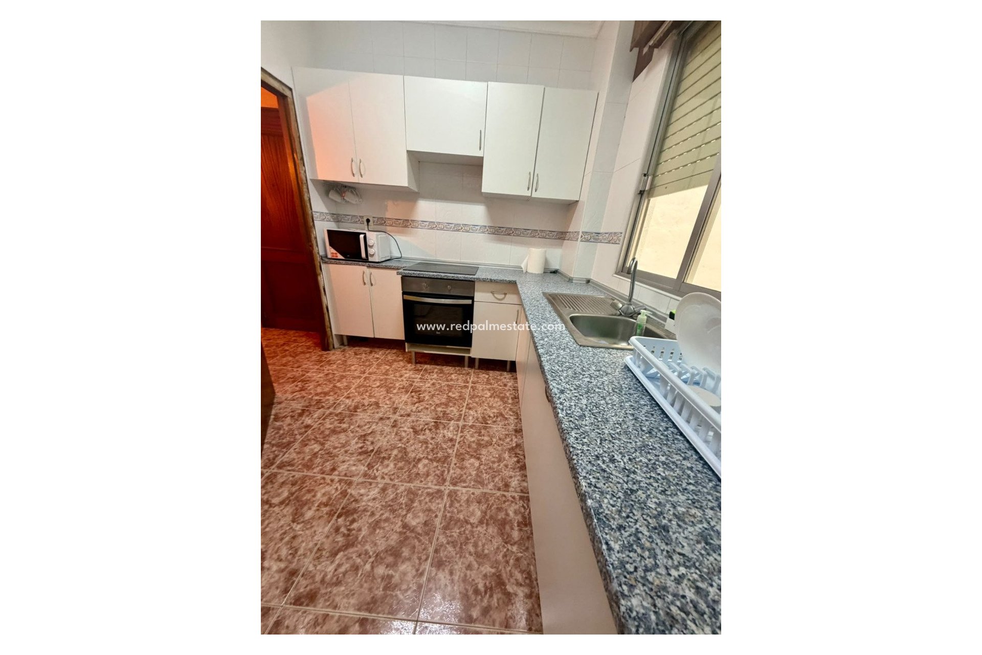 Resale - Apartment -
Torrevieja - Torrevieja Centro