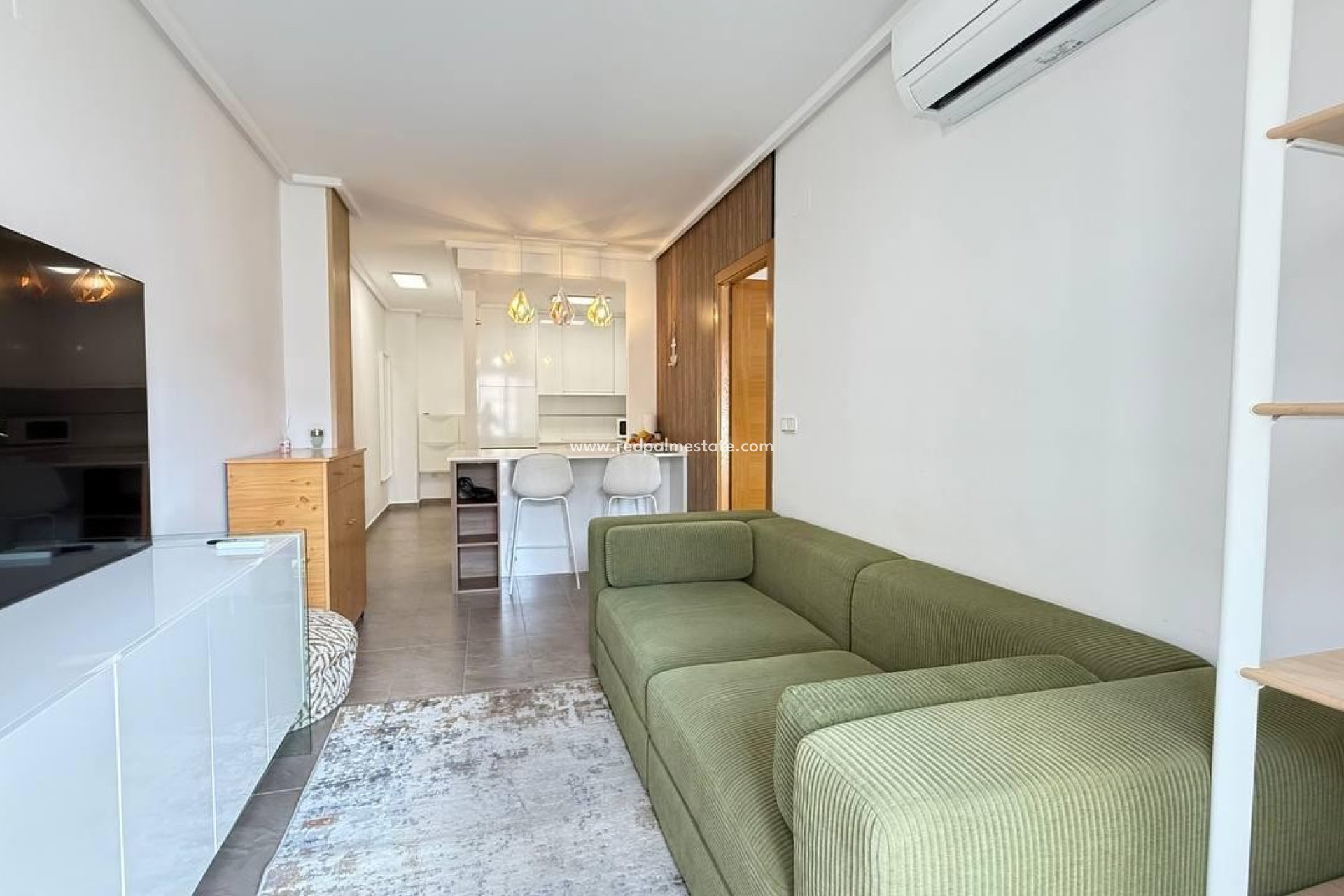 Resale - Apartment -
Torrevieja - Torrevieja Centro