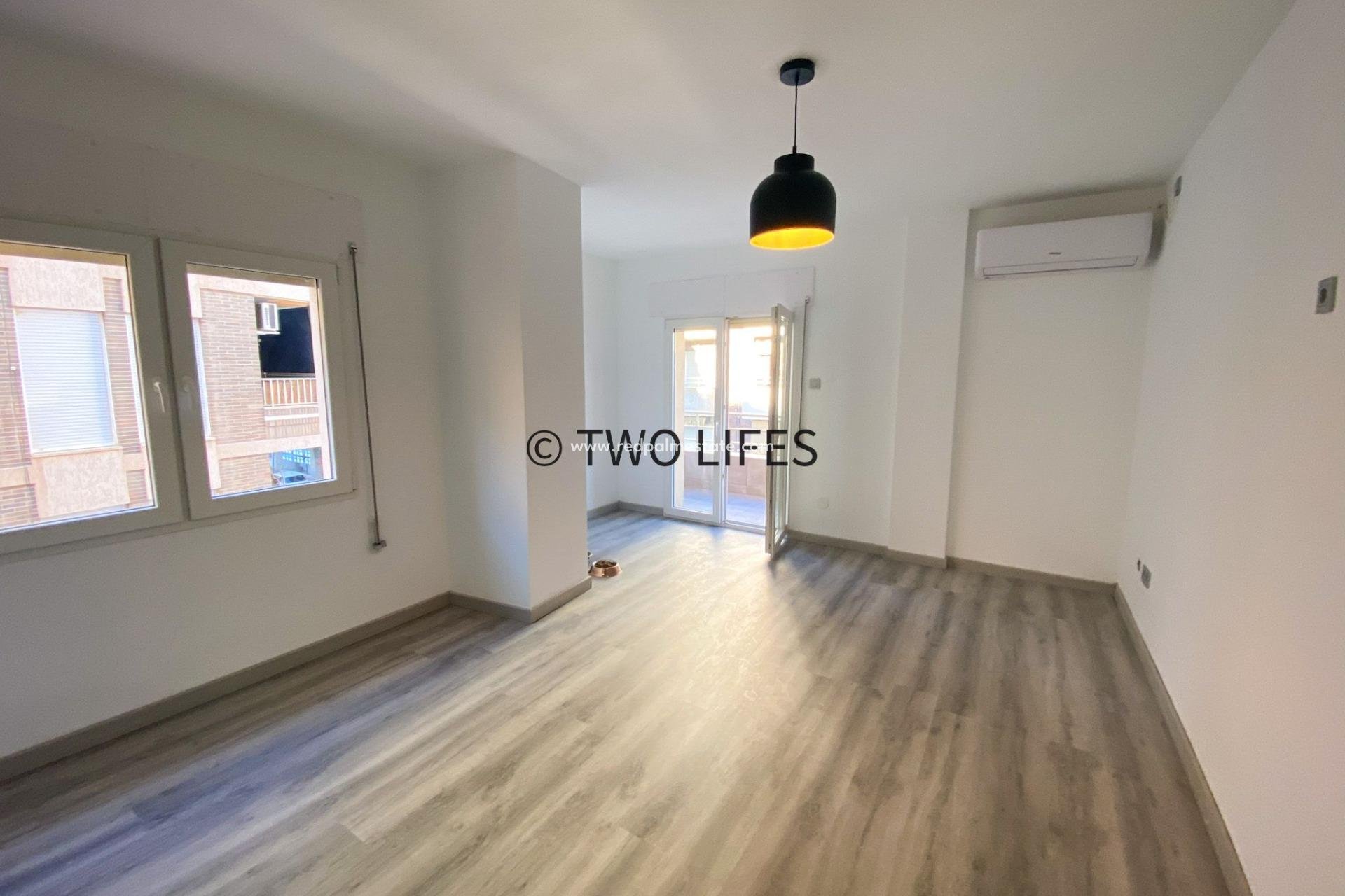 Resale - Apartment -
Torrevieja - torrevieja