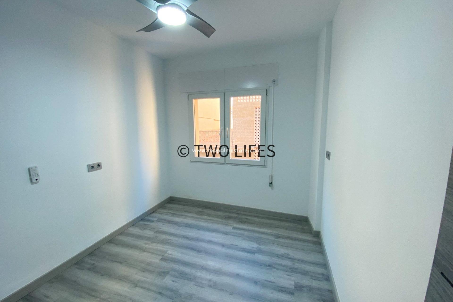 Resale - Apartment -
Torrevieja - torrevieja