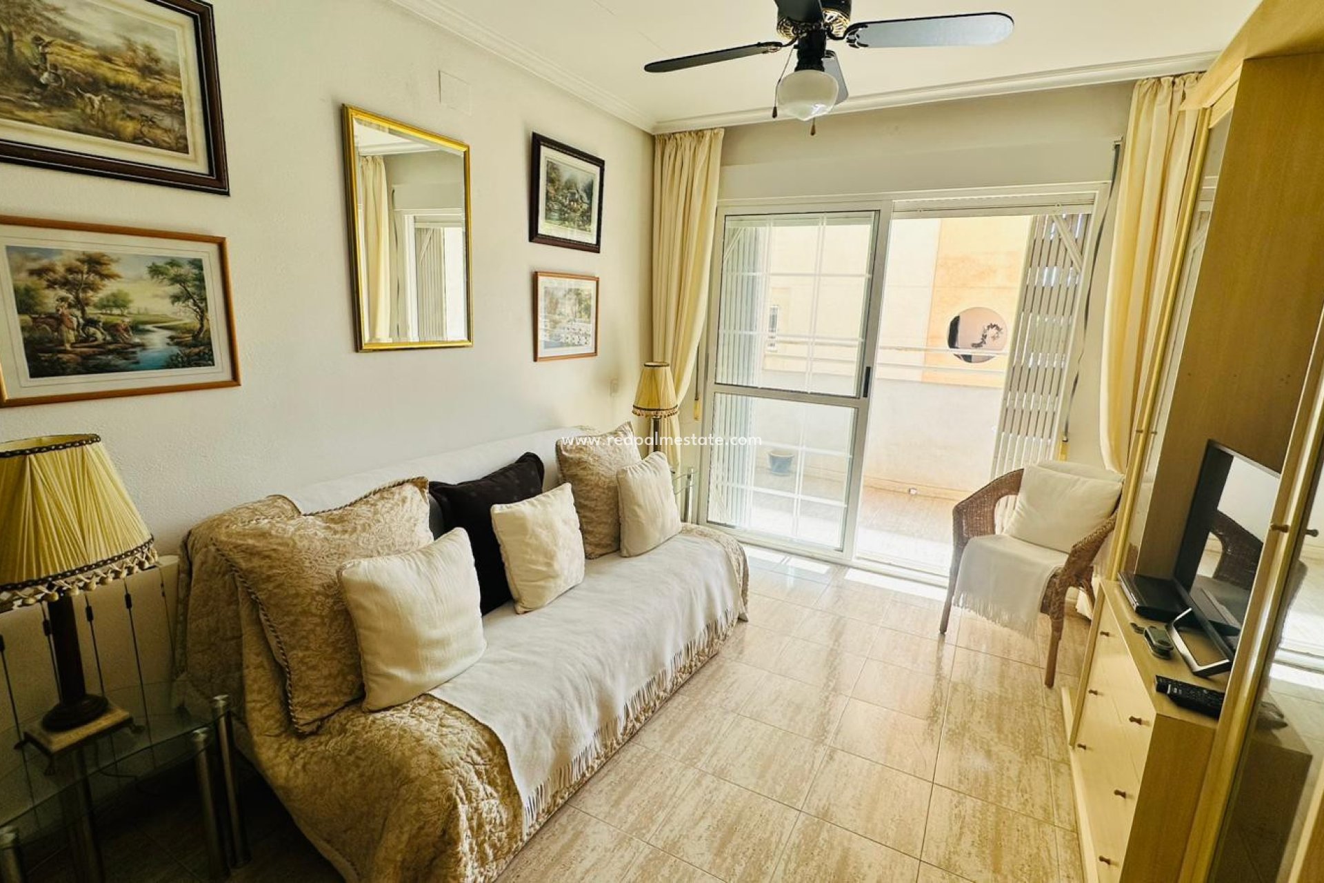 Resale - Apartment -
Torrevieja - Urbanización San Luis