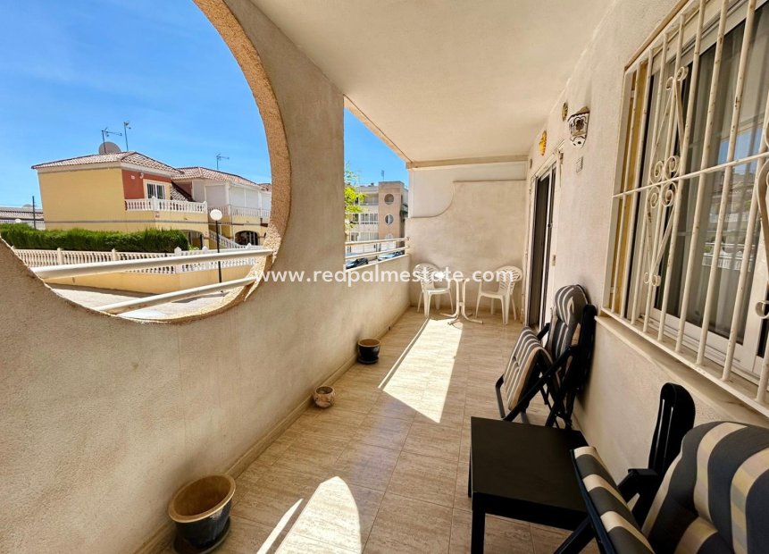 Resale - Apartment -
Torrevieja - Urbanización San Luis