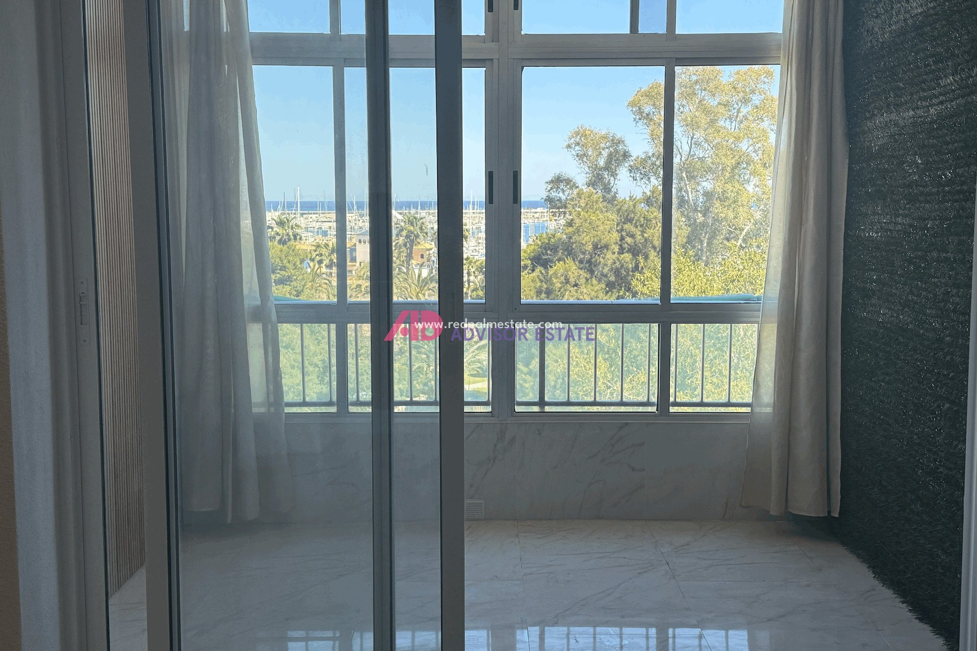 Resale - Apartment -
Torrevieja