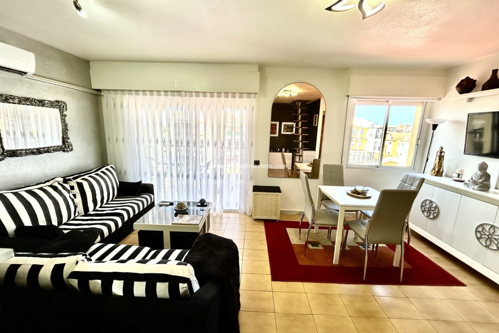 Resale - Apartment -
Torrevieja