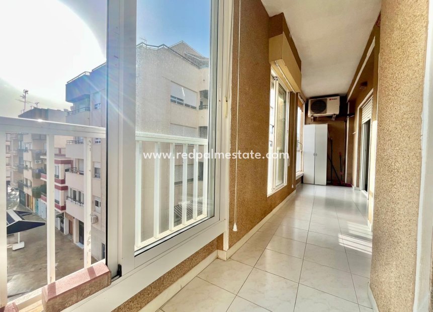 Resale - Apartment -
Torrevieja