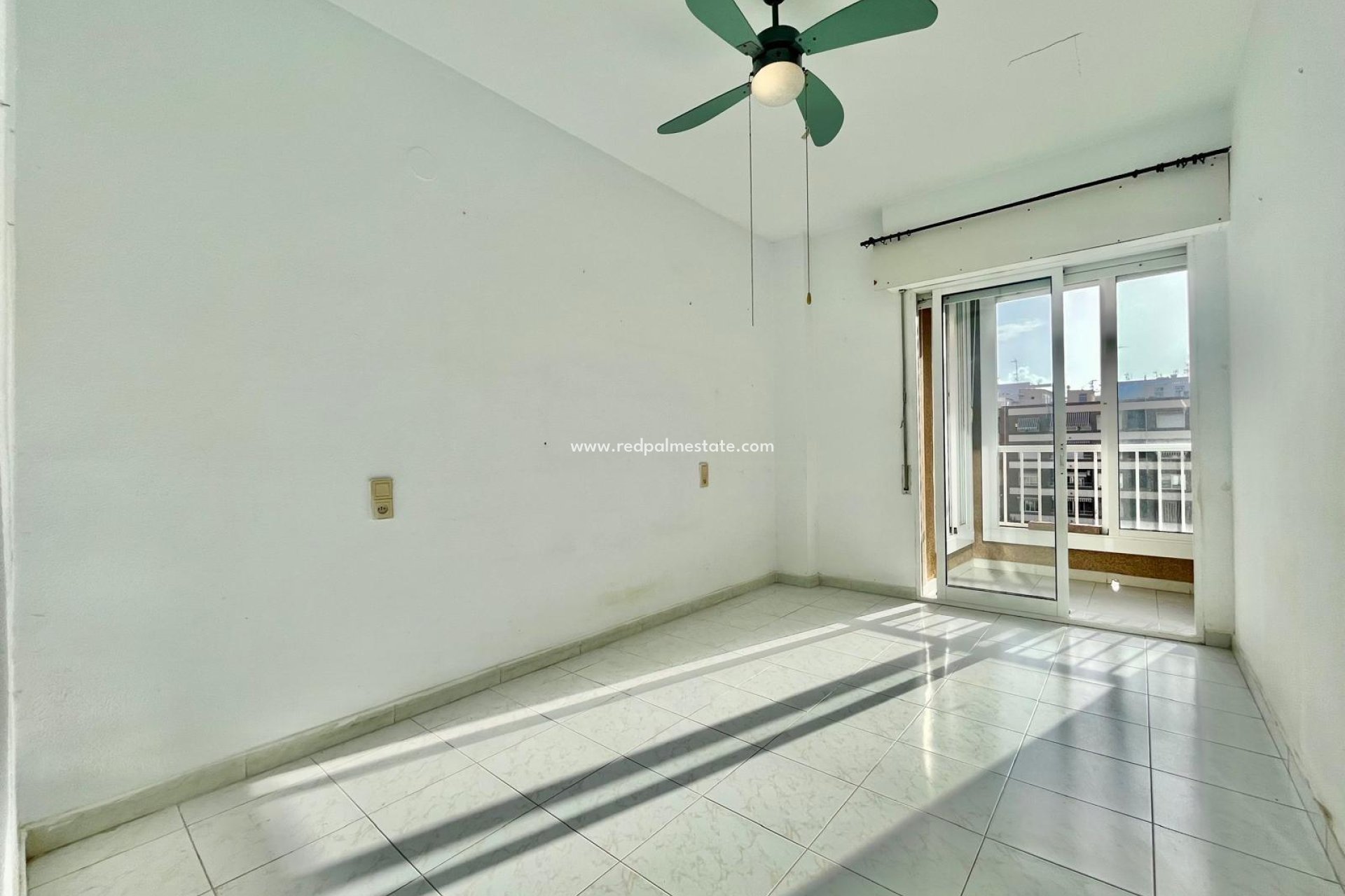 Resale - Apartment -
Torrevieja