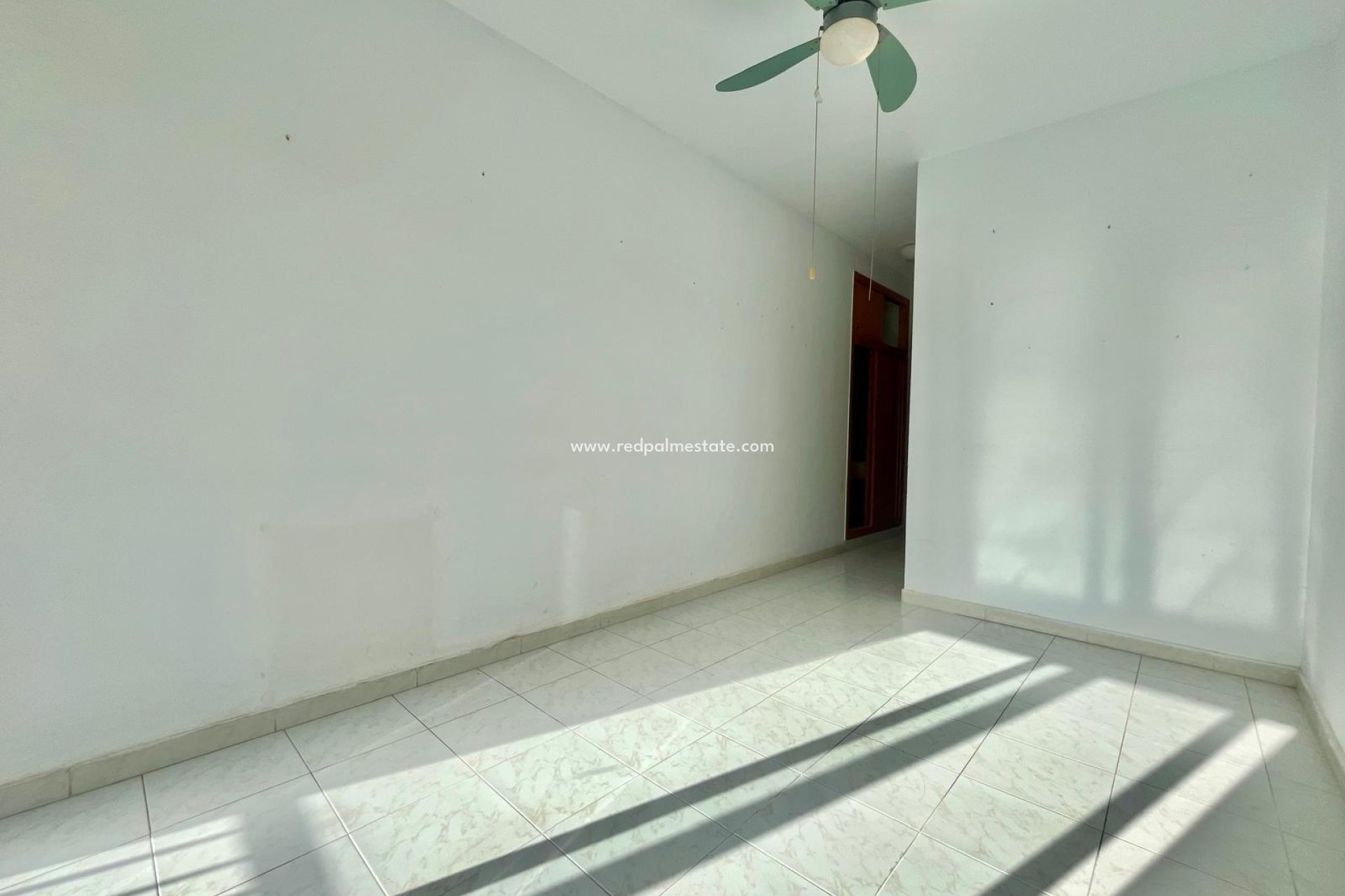 Resale - Apartment -
Torrevieja