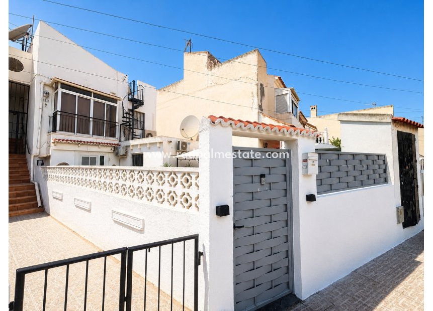 Resale - Apartment -
Torrevieja