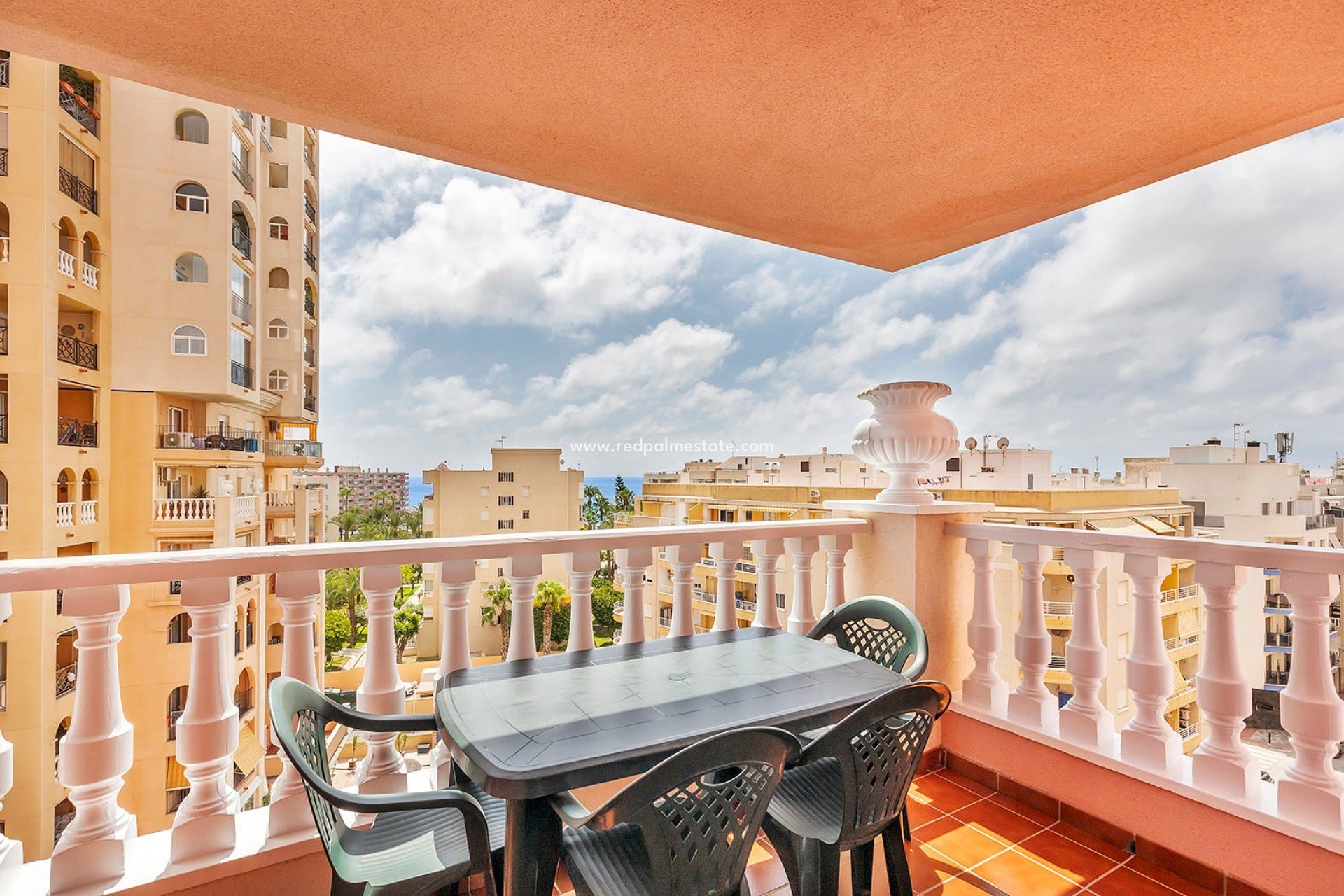 Resale - Apartment -
Torrevieja