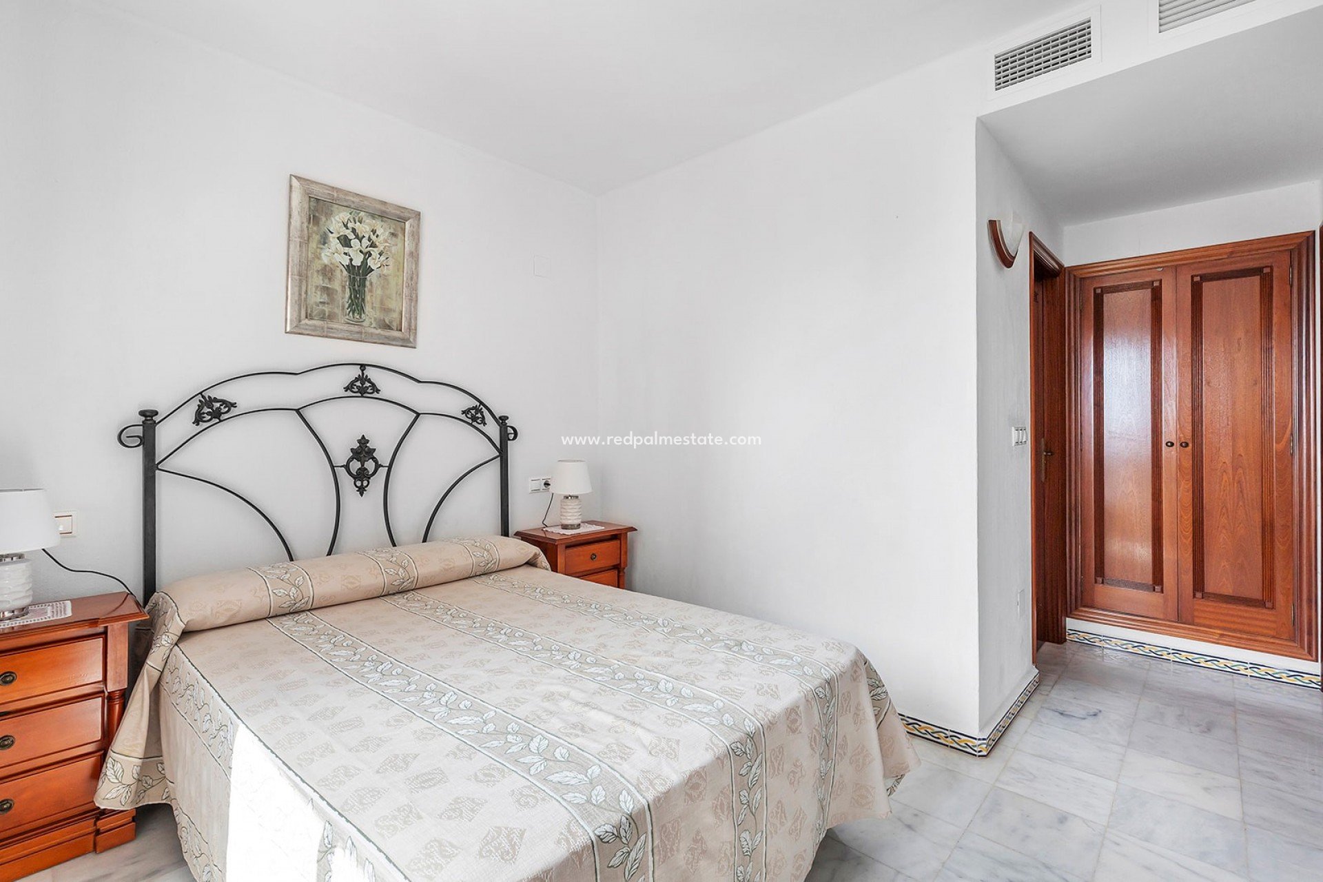 Resale - Apartment -
Torrevieja