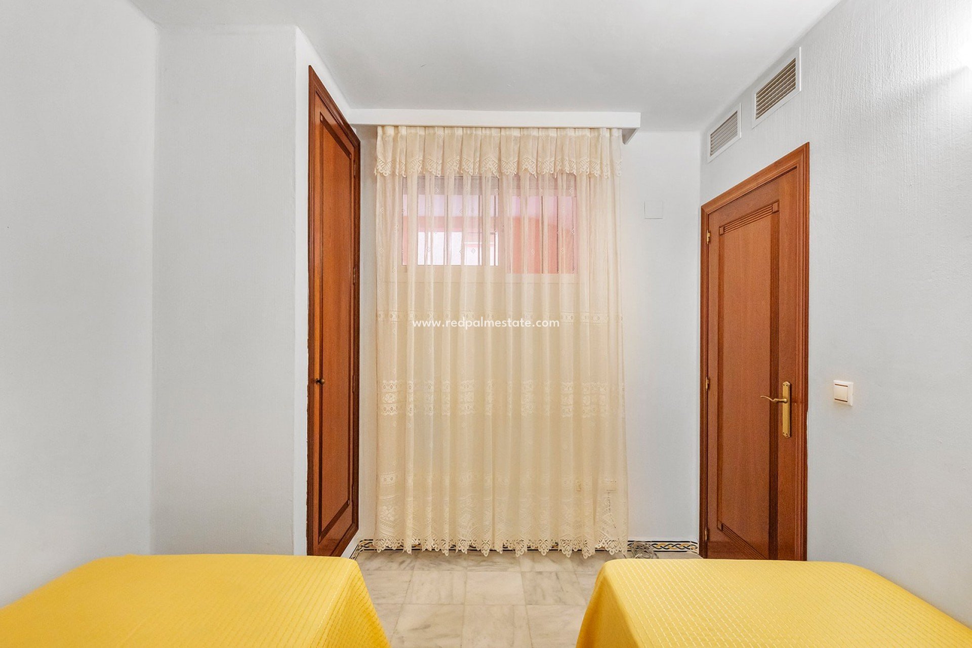 Resale - Apartment -
Torrevieja