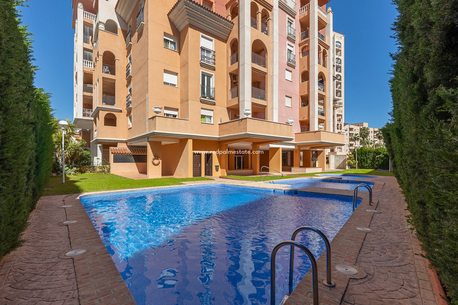 Resale - Apartment -
Torrevieja