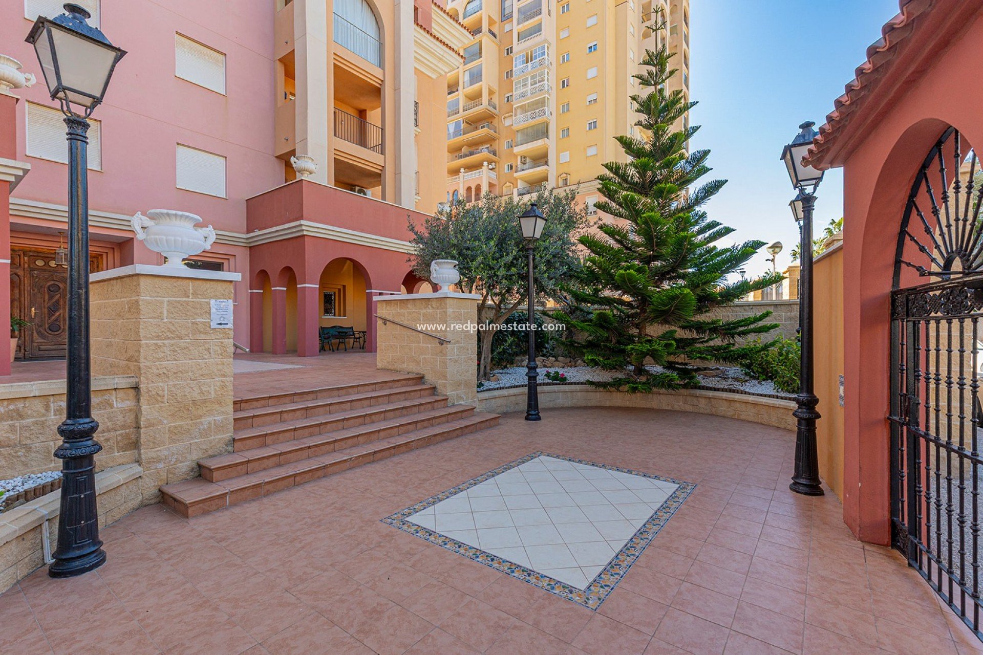 Resale - Apartment -
Torrevieja