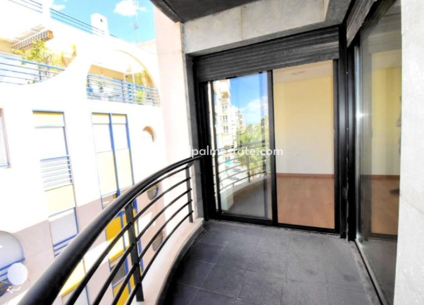 Resale - Apartment -
Torrevieja