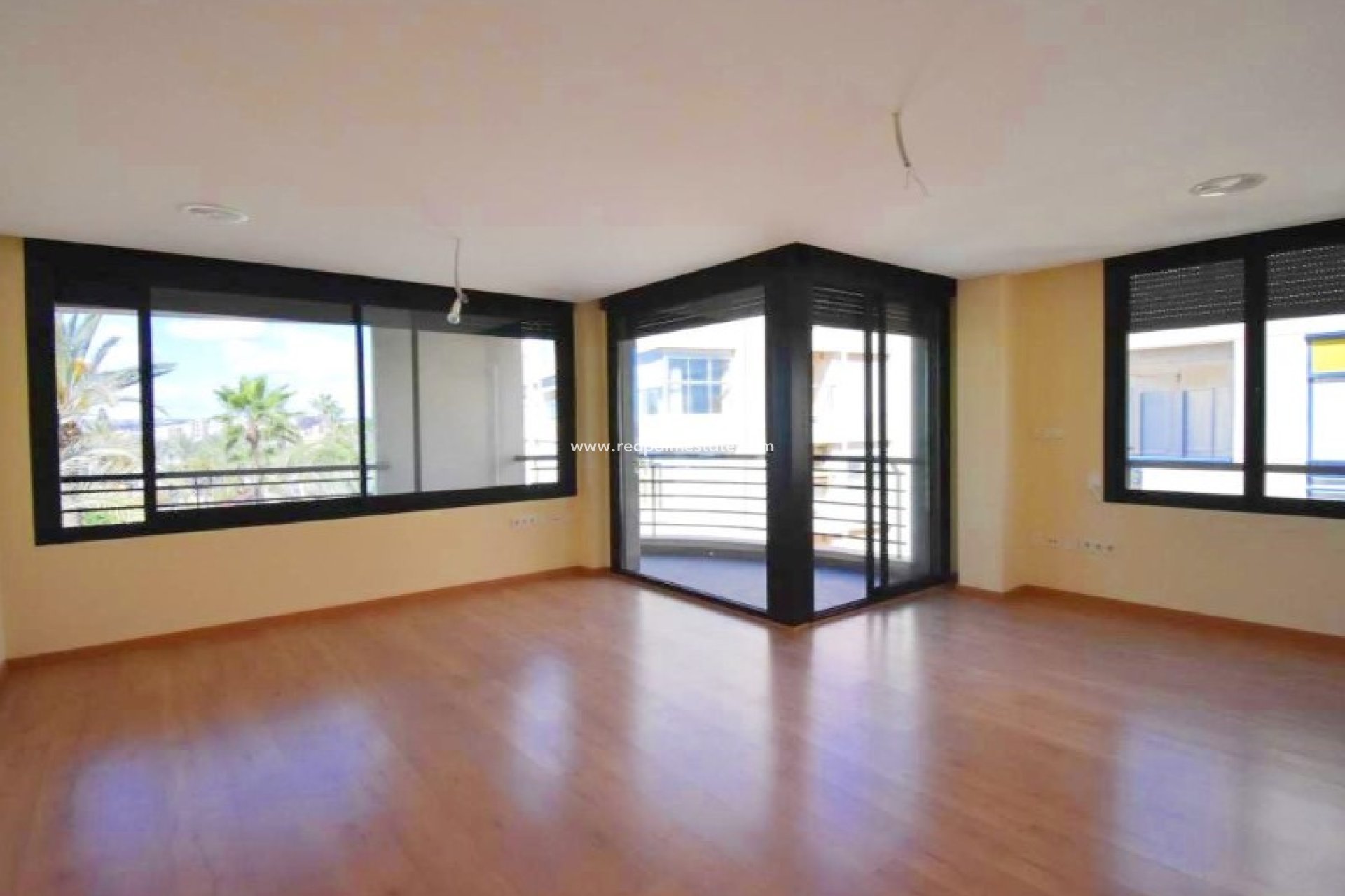 Resale - Apartment -
Torrevieja