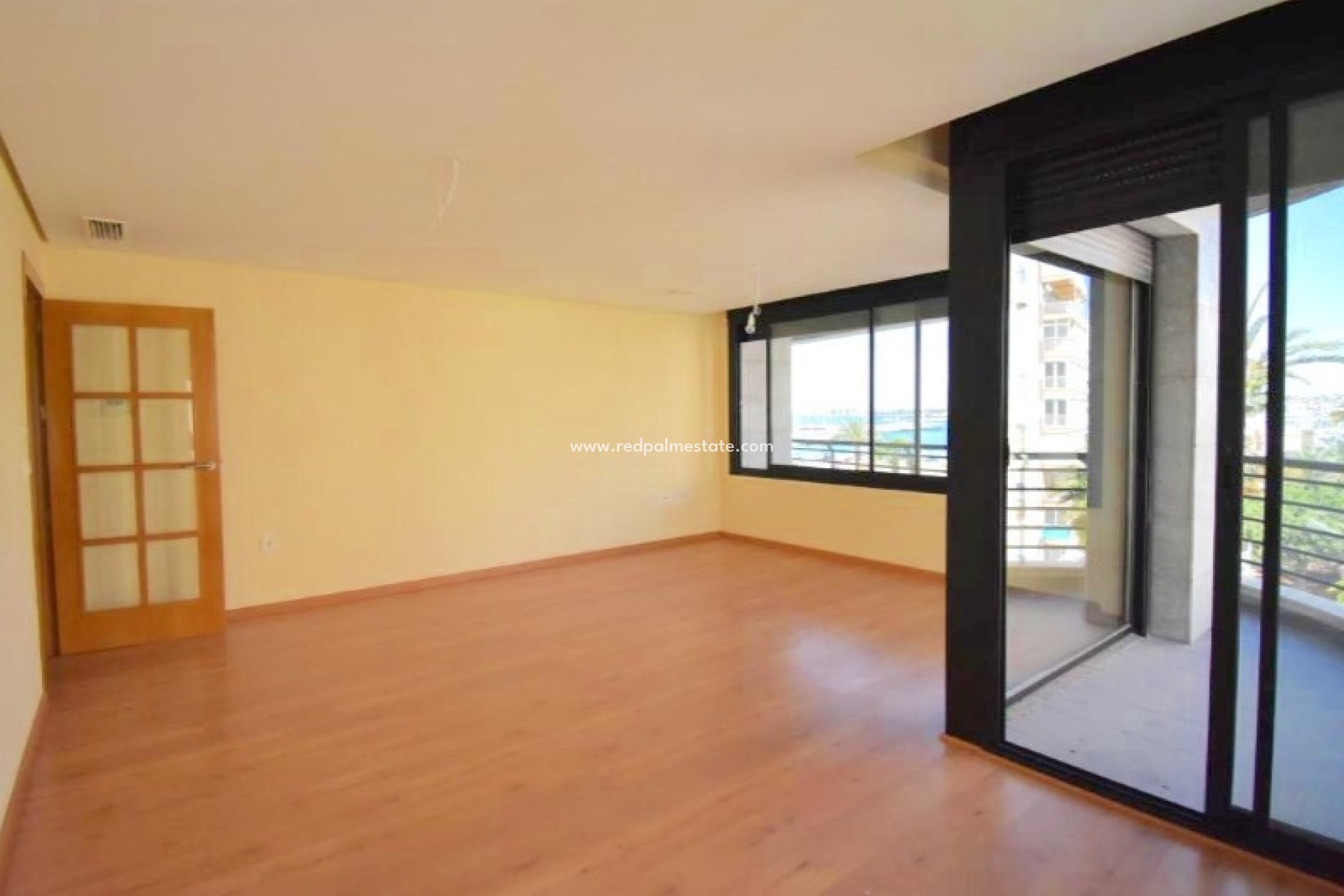 Resale - Apartment -
Torrevieja