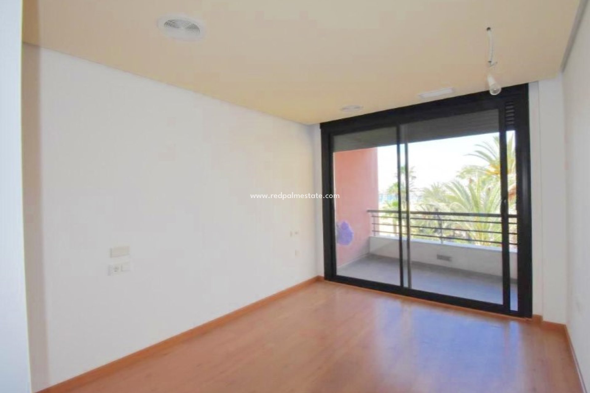 Resale - Apartment -
Torrevieja