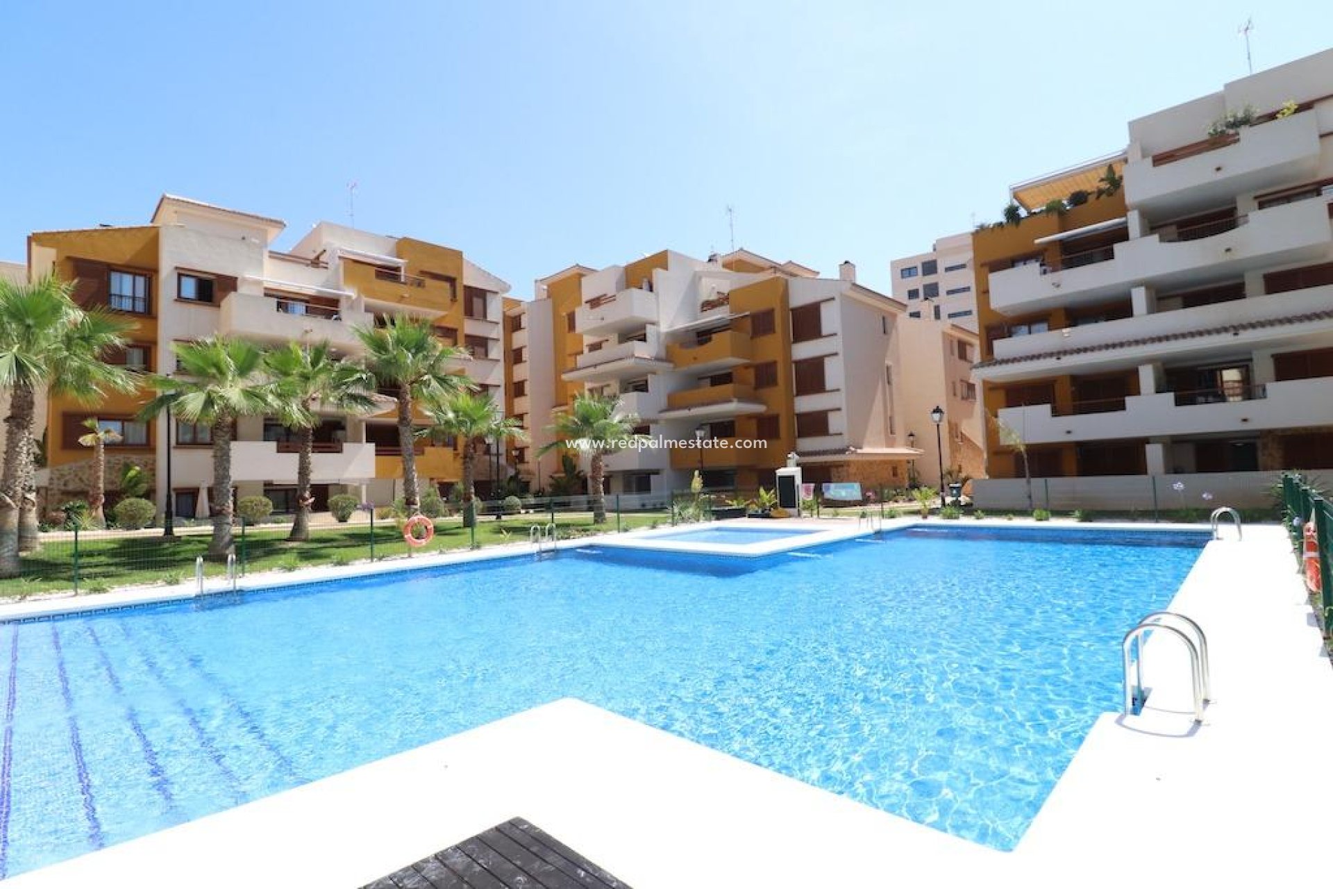 Resale - Apartment -
Torrevieja