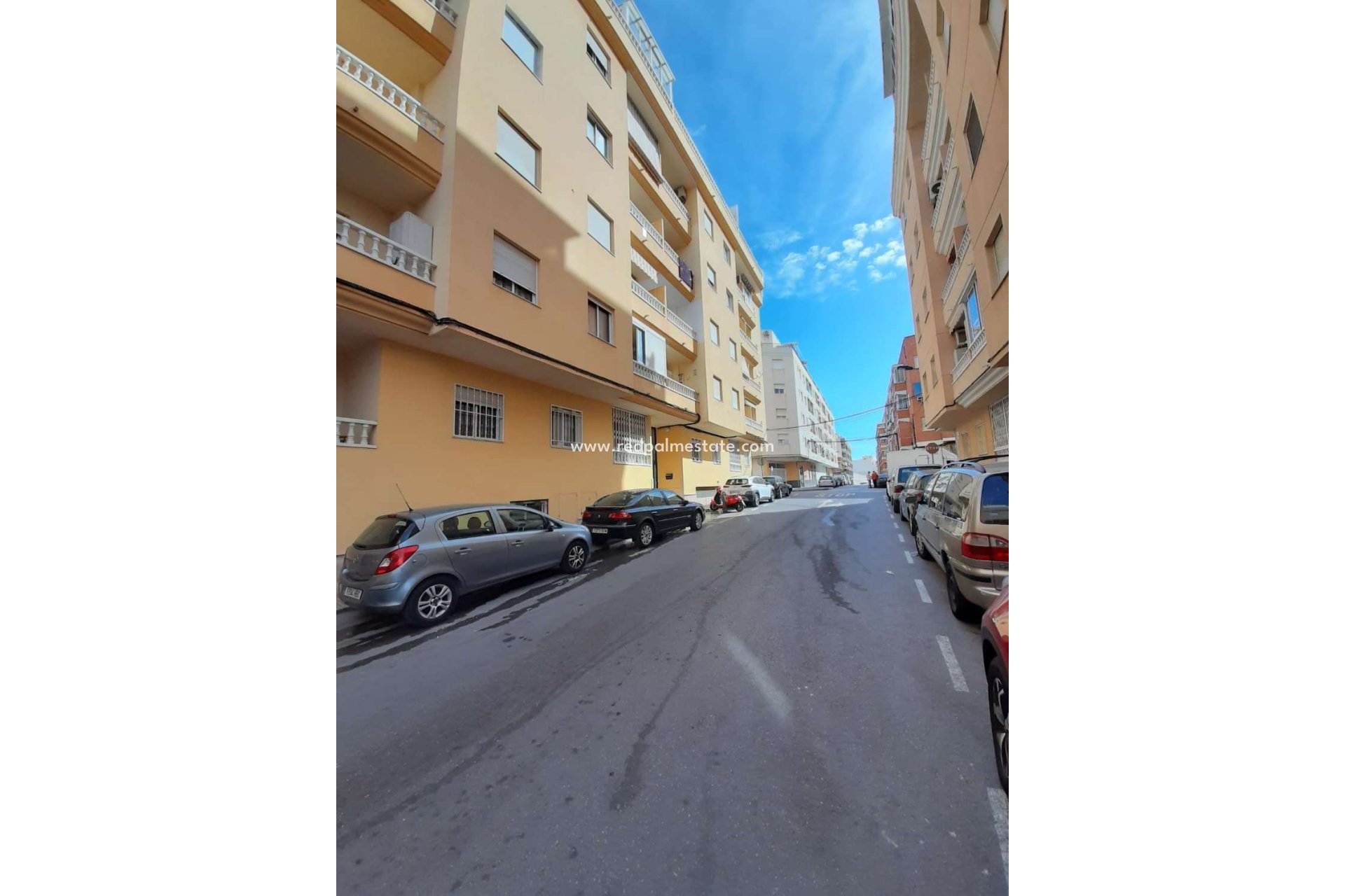 Resale - Apartment -
Torrevieja