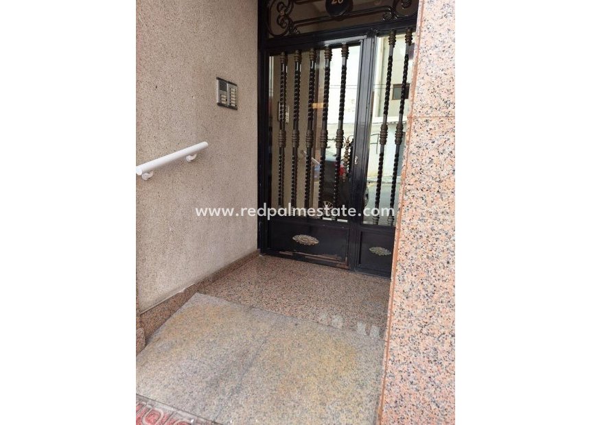 Resale - Apartment -
Torrevieja