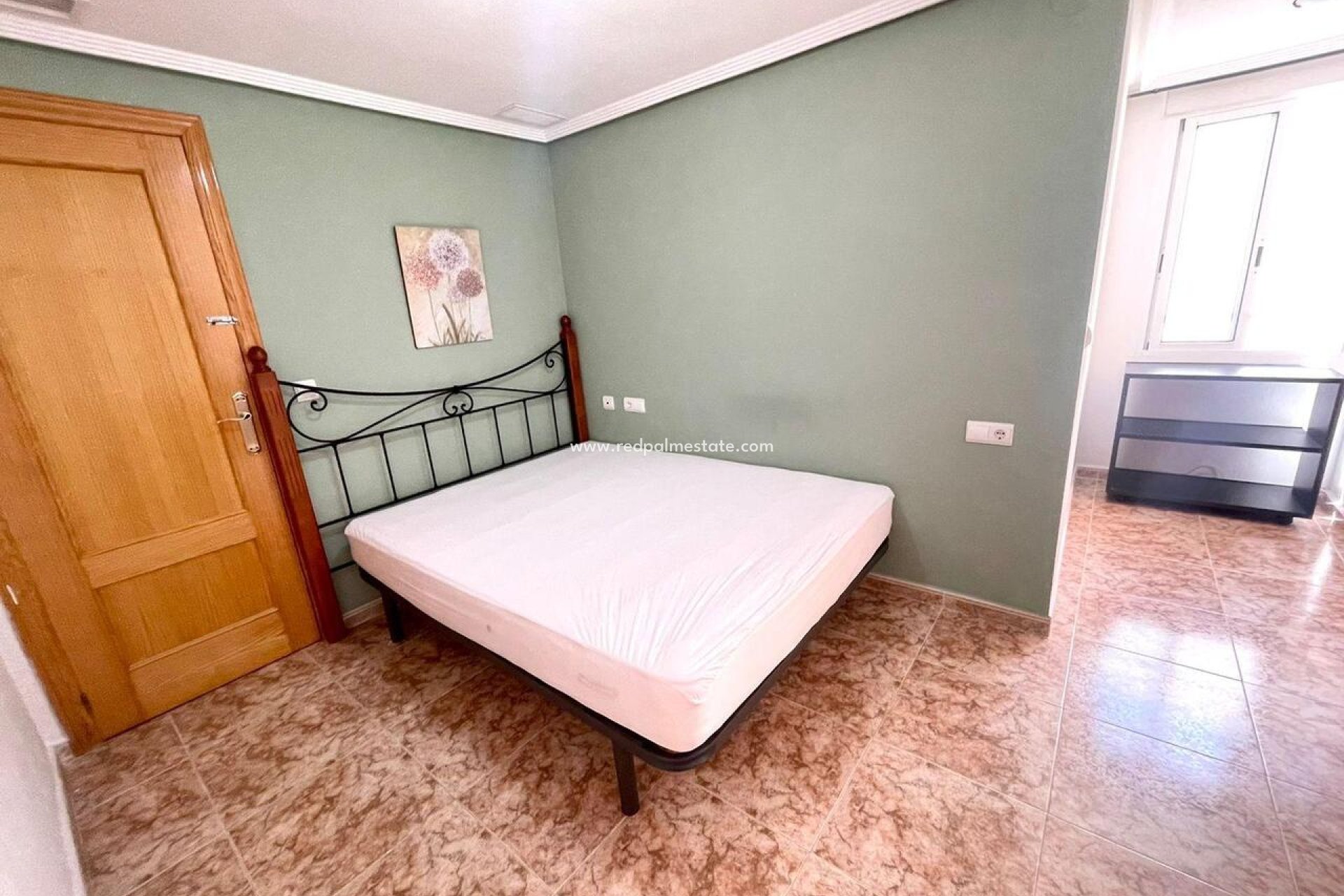 Resale - Apartment -
Torrevieja