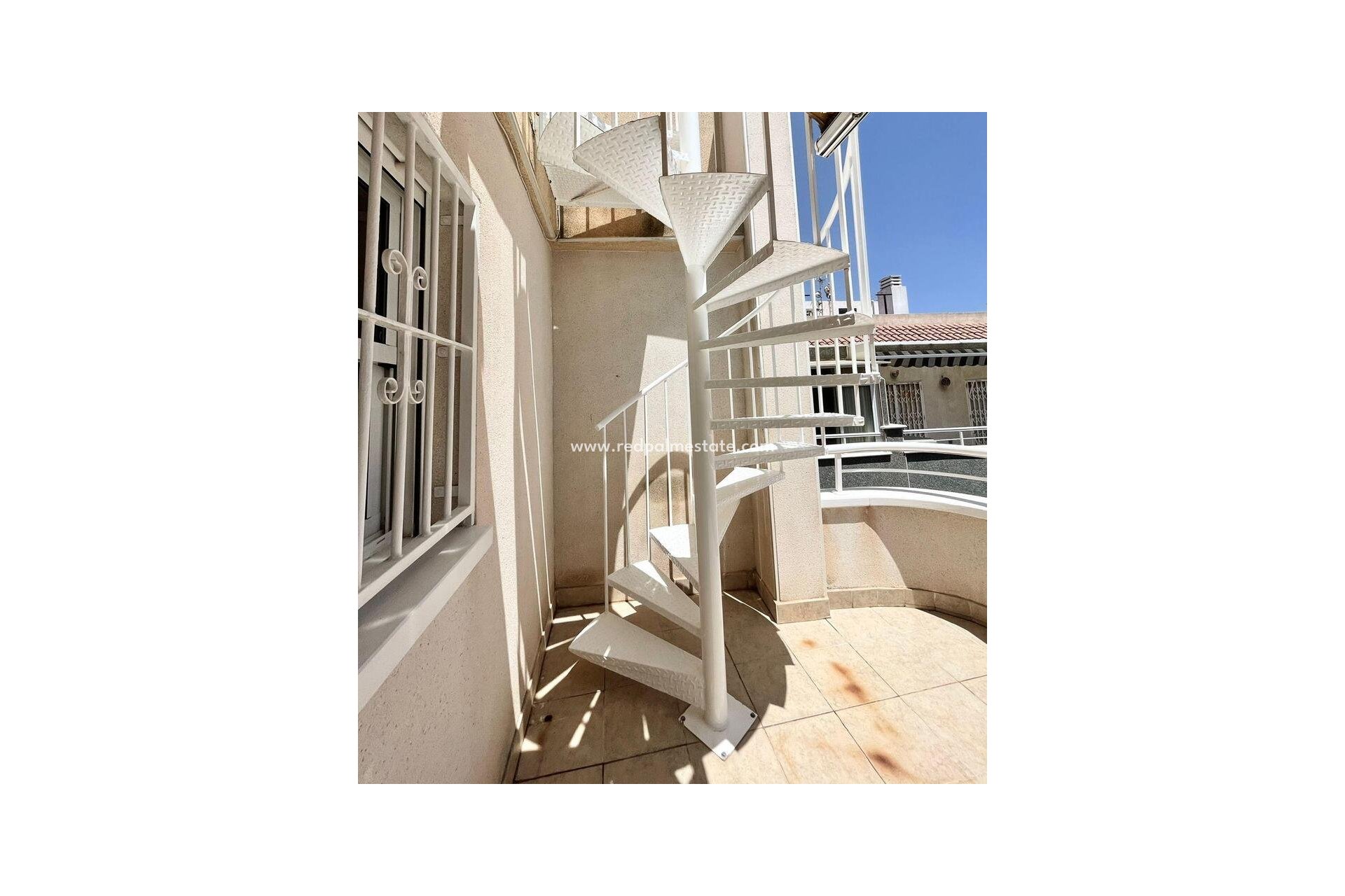 Resale - Apartment -
Torrevieja