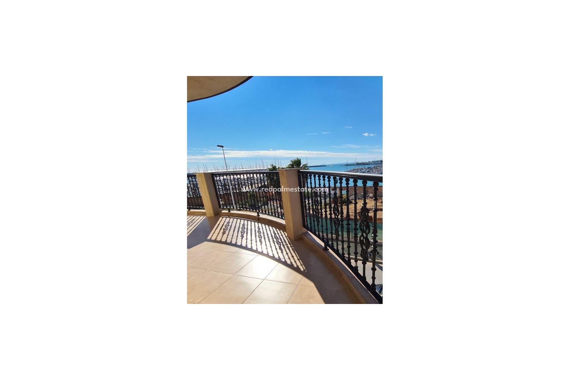 Resale - Apartment -
Torrevieja