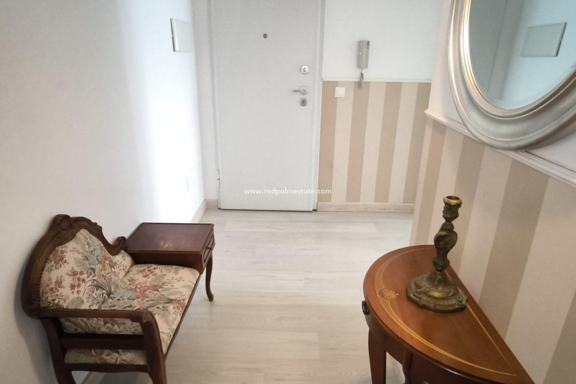 Resale - Apartment -
Torrevieja