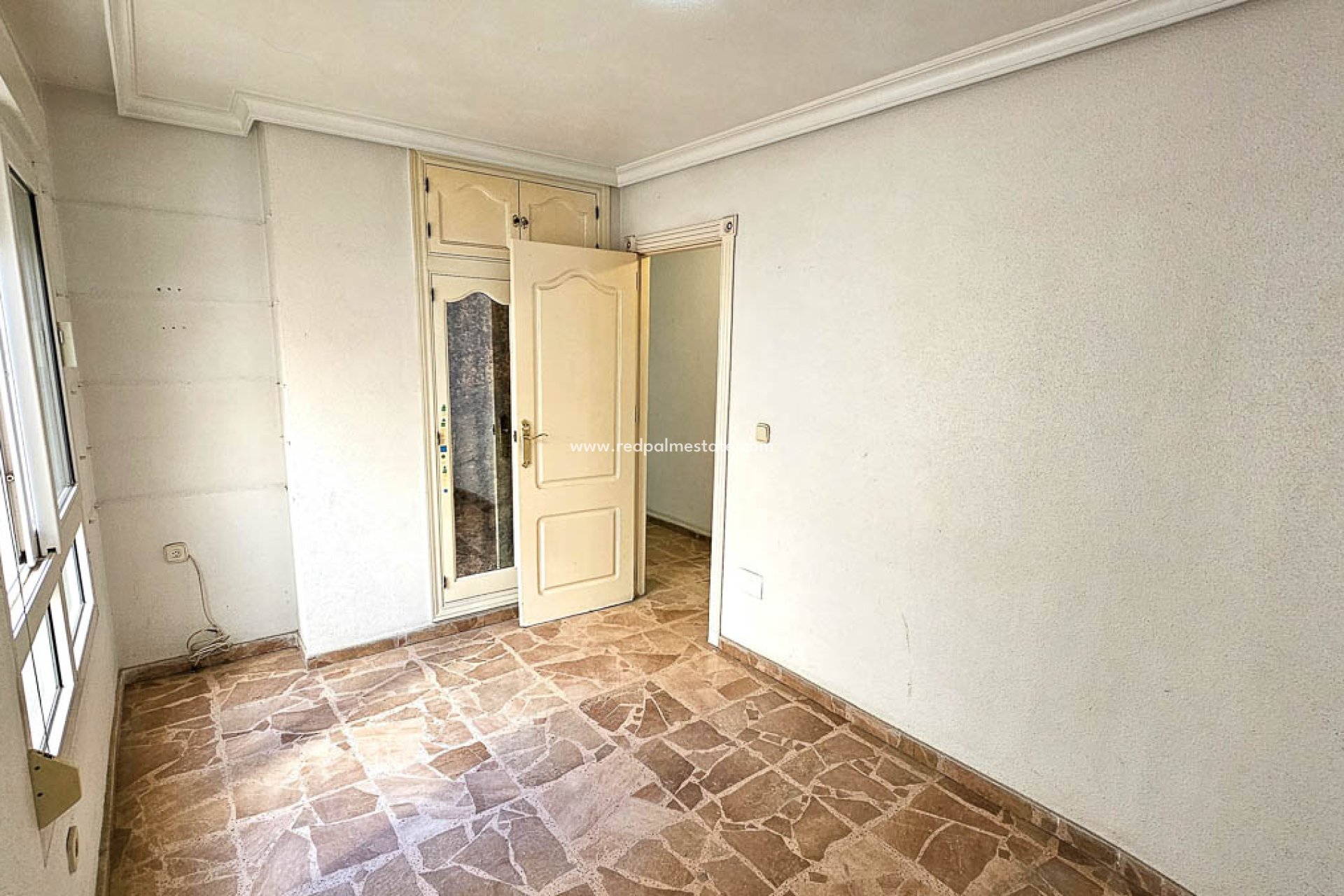 Resale - Apartment -
Torrevieja