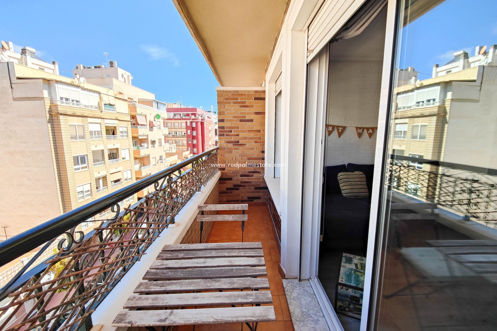 Resale - Apartment -
Torrevieja