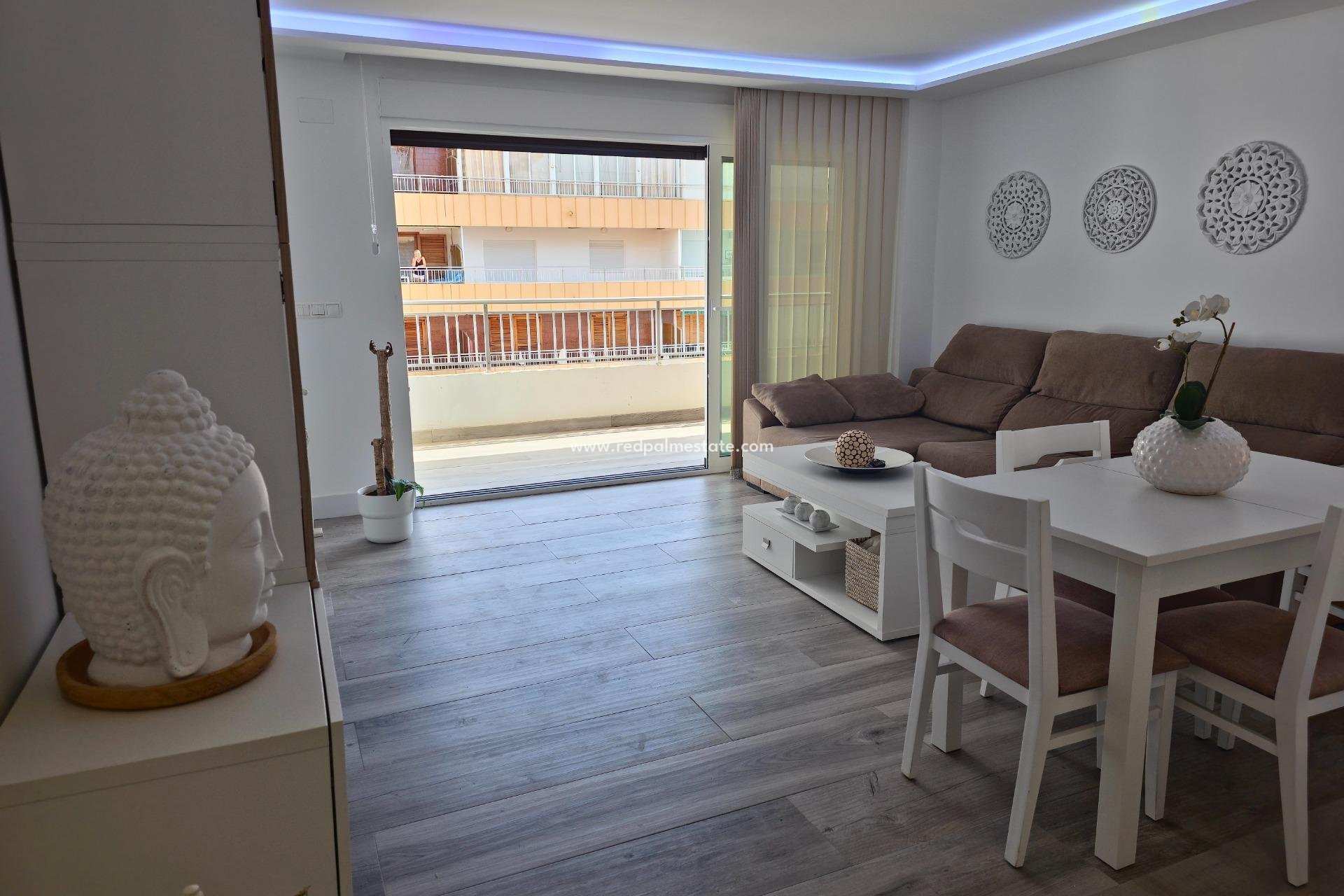 Resale - Apartment -
Torrevieja