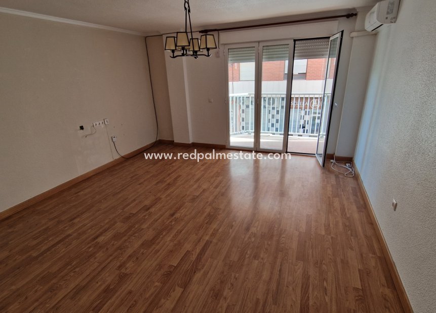 Resale - Apartment -
Torrevieja