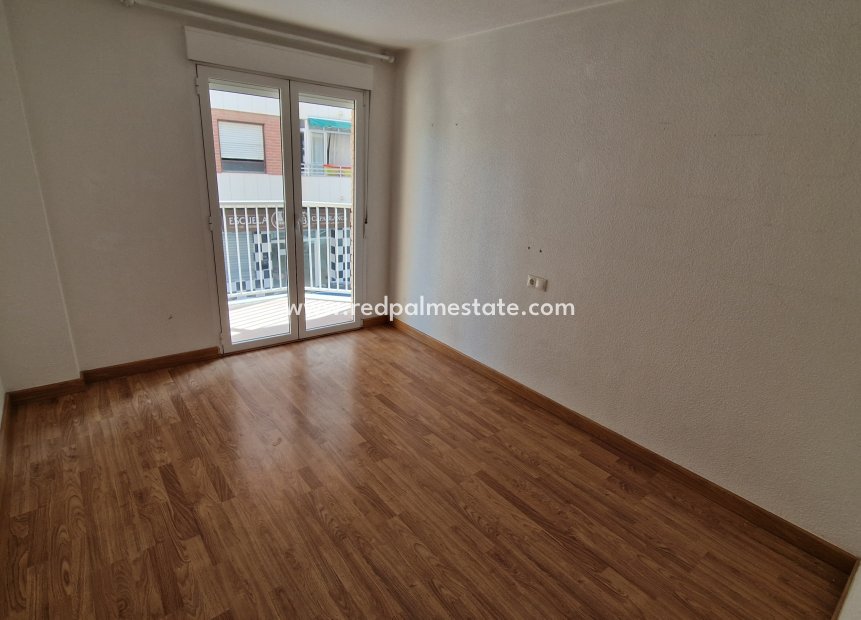 Resale - Apartment -
Torrevieja