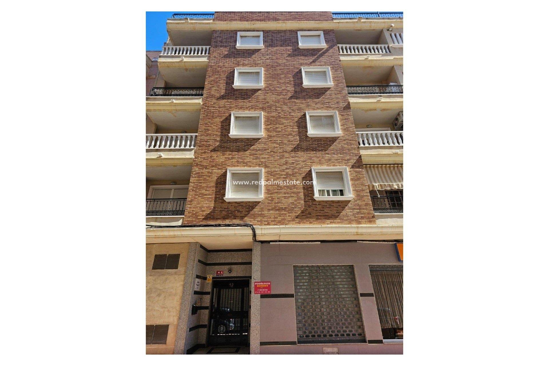 Resale - Apartment -
Torrevieja