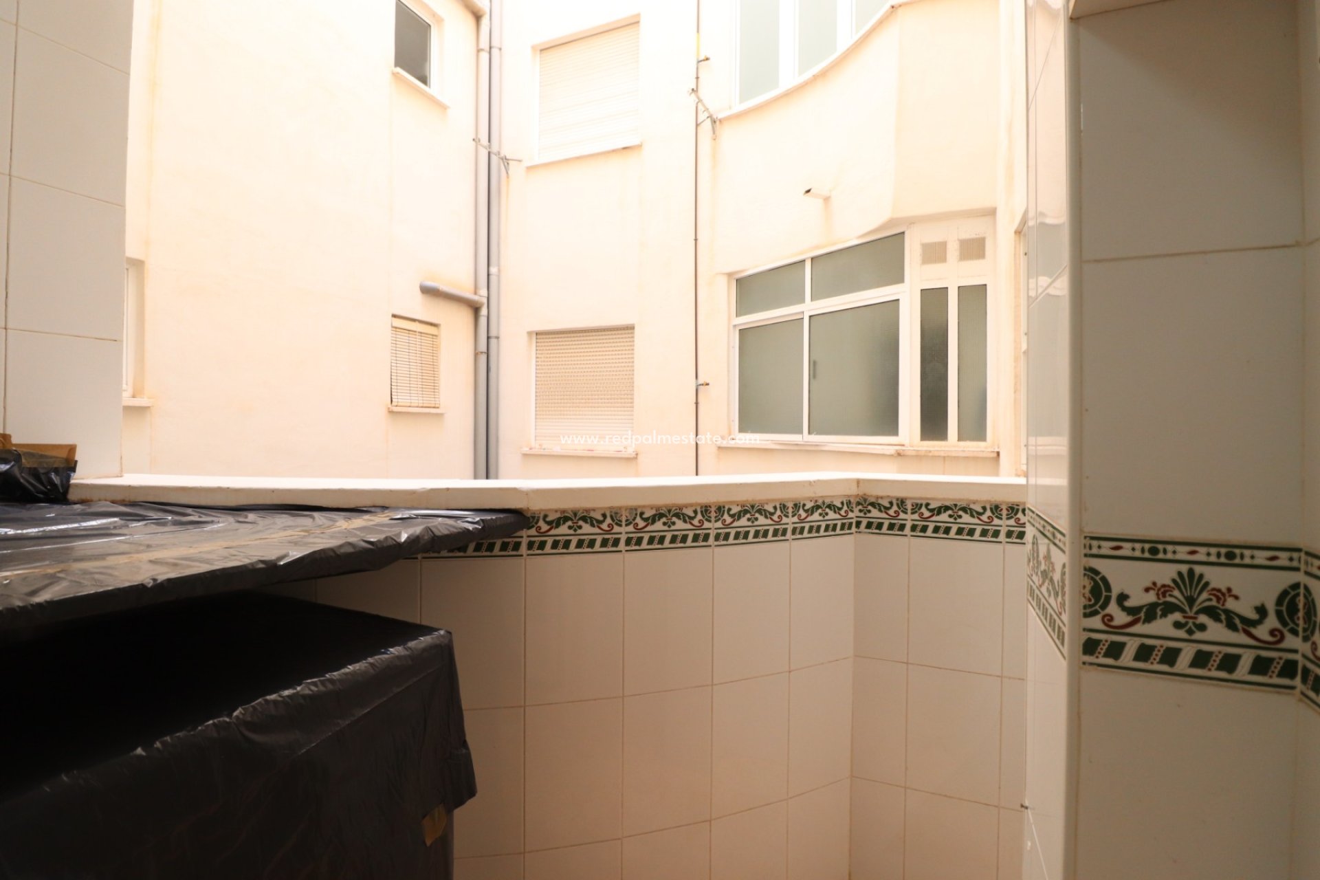 Resale - Apartment -
Torrevieja