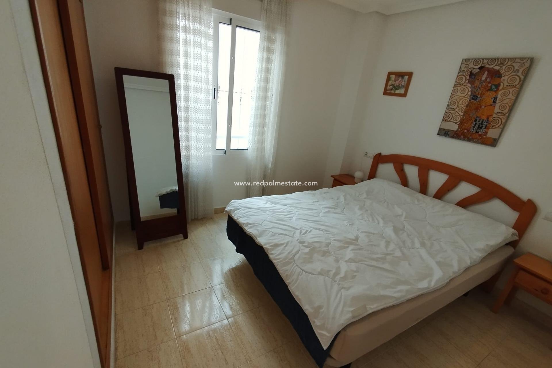 Resale - Apartment -
Torrevieja