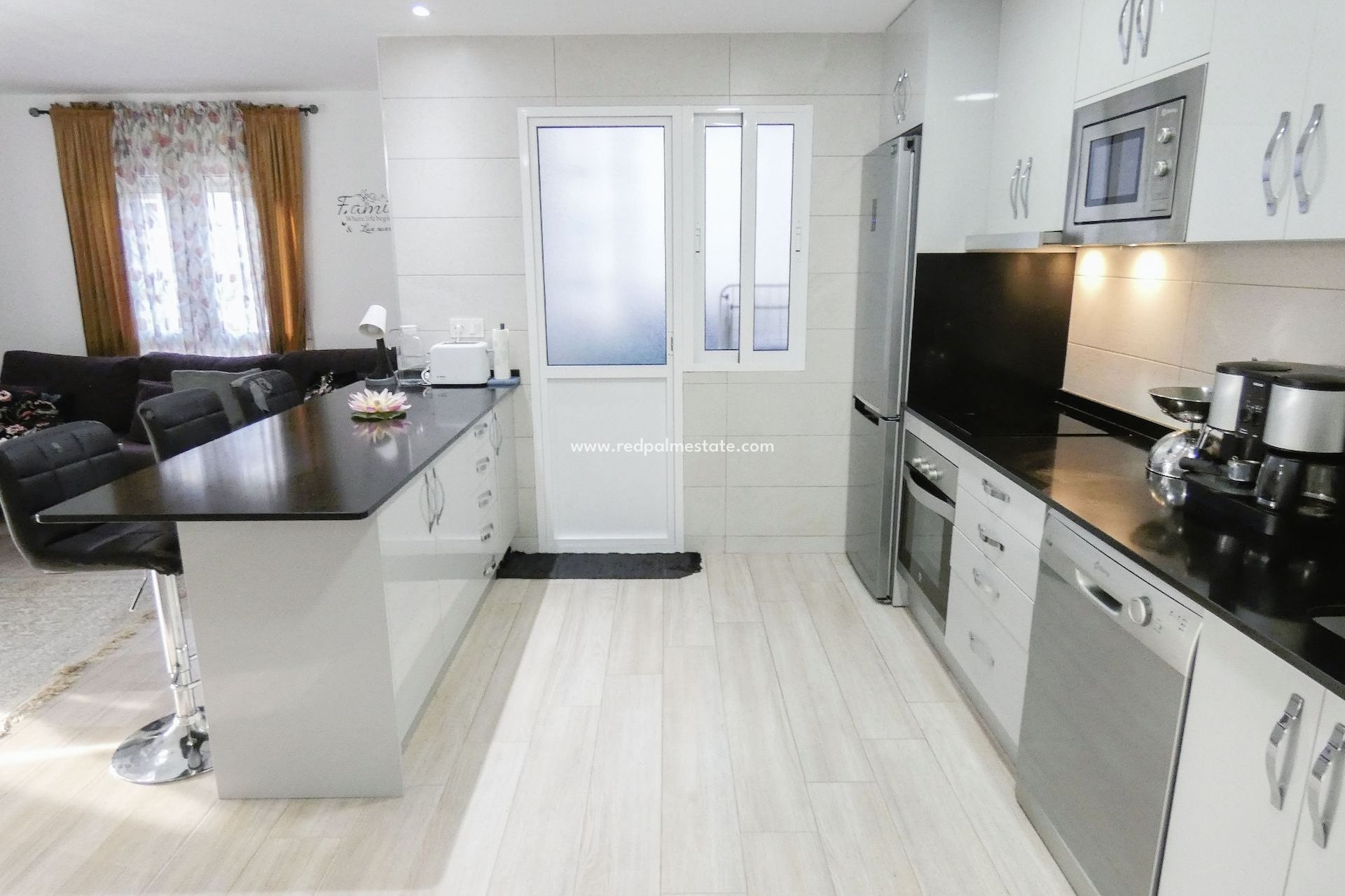 Resale - Apartment -
Torrevieja