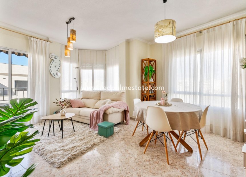 Resale - Apartment -
Torrevieja