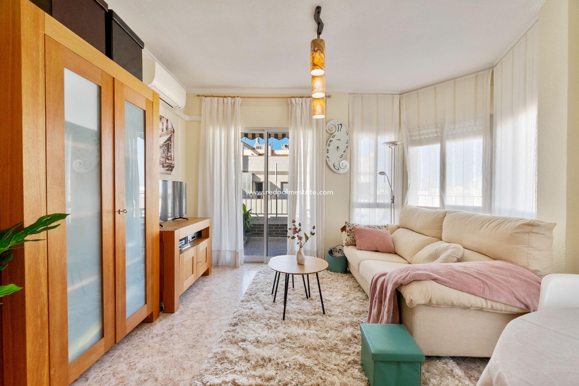 Resale - Apartment -
Torrevieja